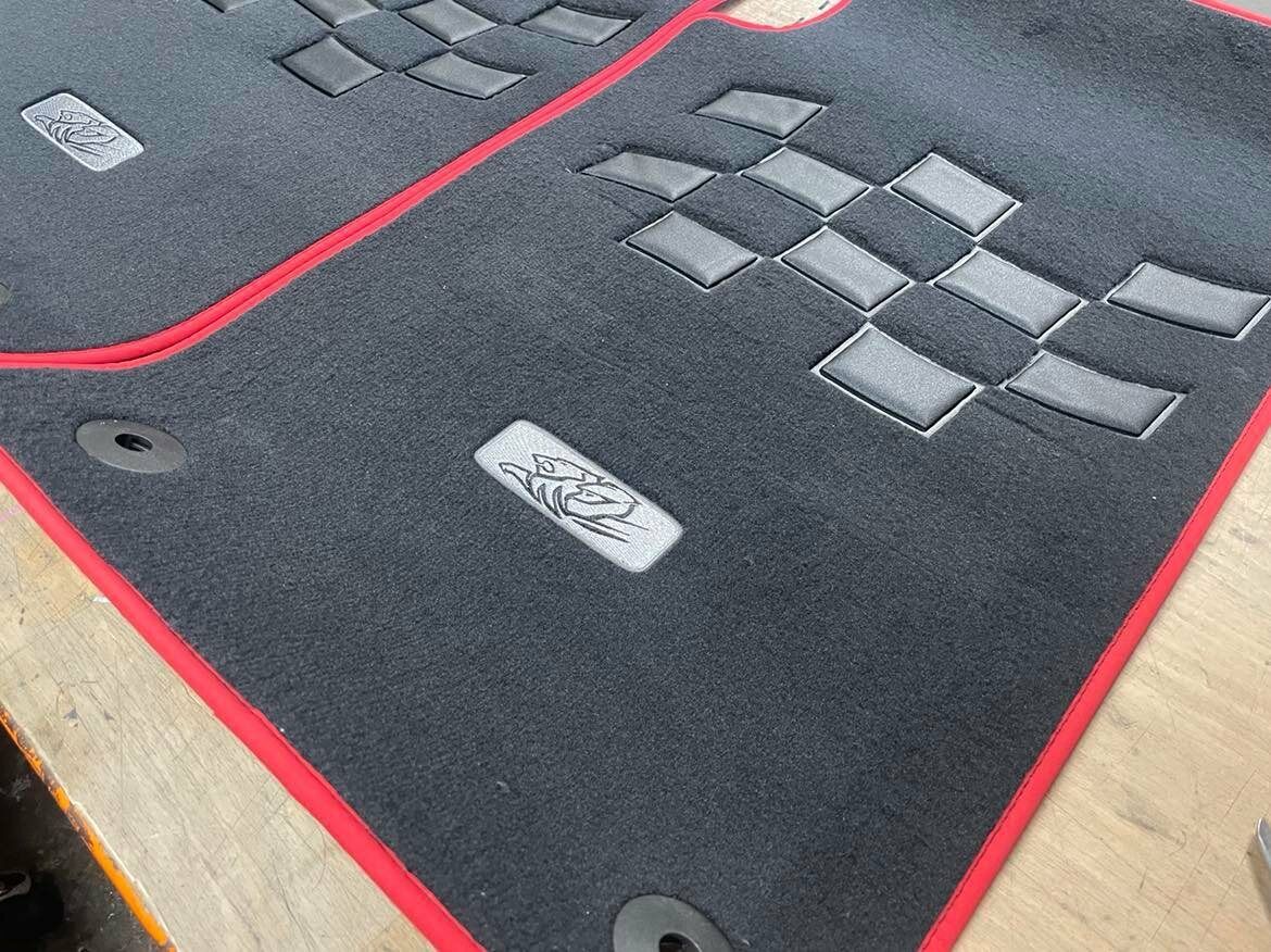 VF Commodore HRT GENUINE NEW FRONT AND REAR Motorsport Floor Mats RED AND BLACK