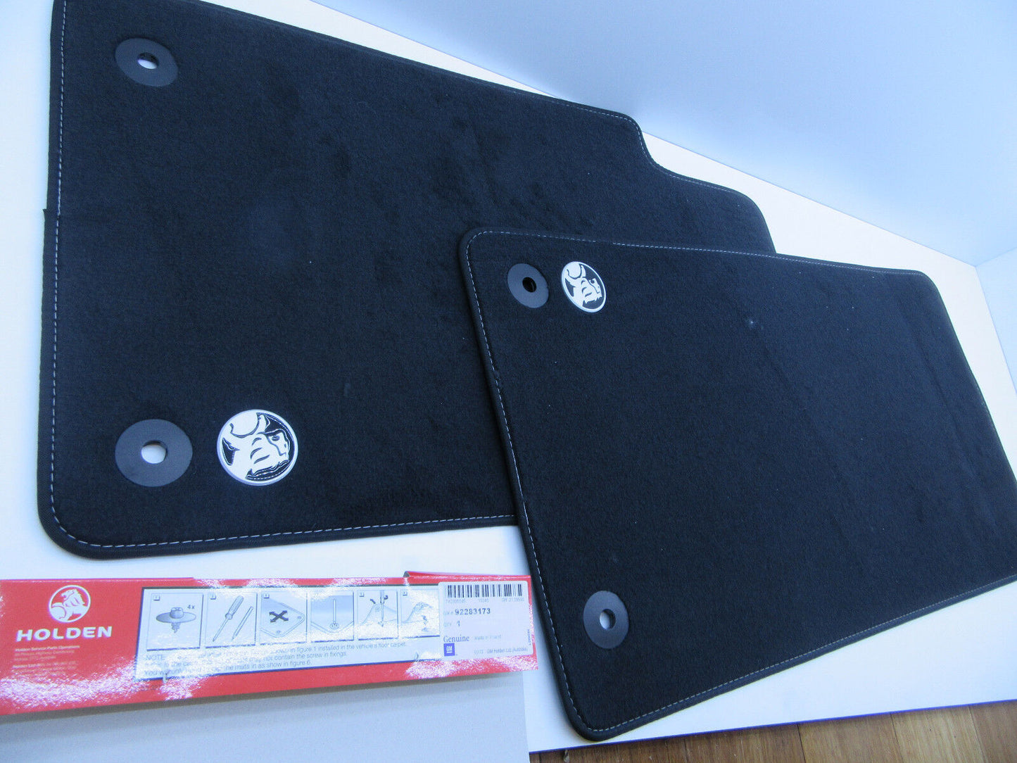 Front Luxury Floor Mats set of 2 FRONT MATS Suits VF Commodore GENUINE NEW
