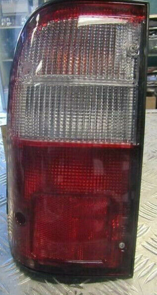 PASSENGER SIDE TAIL LIGHT LAMP FOR TOYOTA HILUX 1997-2005 2WD 4WD UTE BRAND NEW