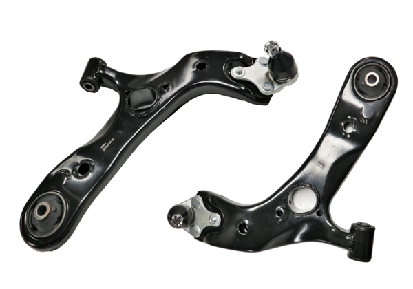 NEW RIGHT FRONT LOWER CONTROL ARM FOR TOYOTA COROLLA HATCH ZRE182 01/2013-07/18