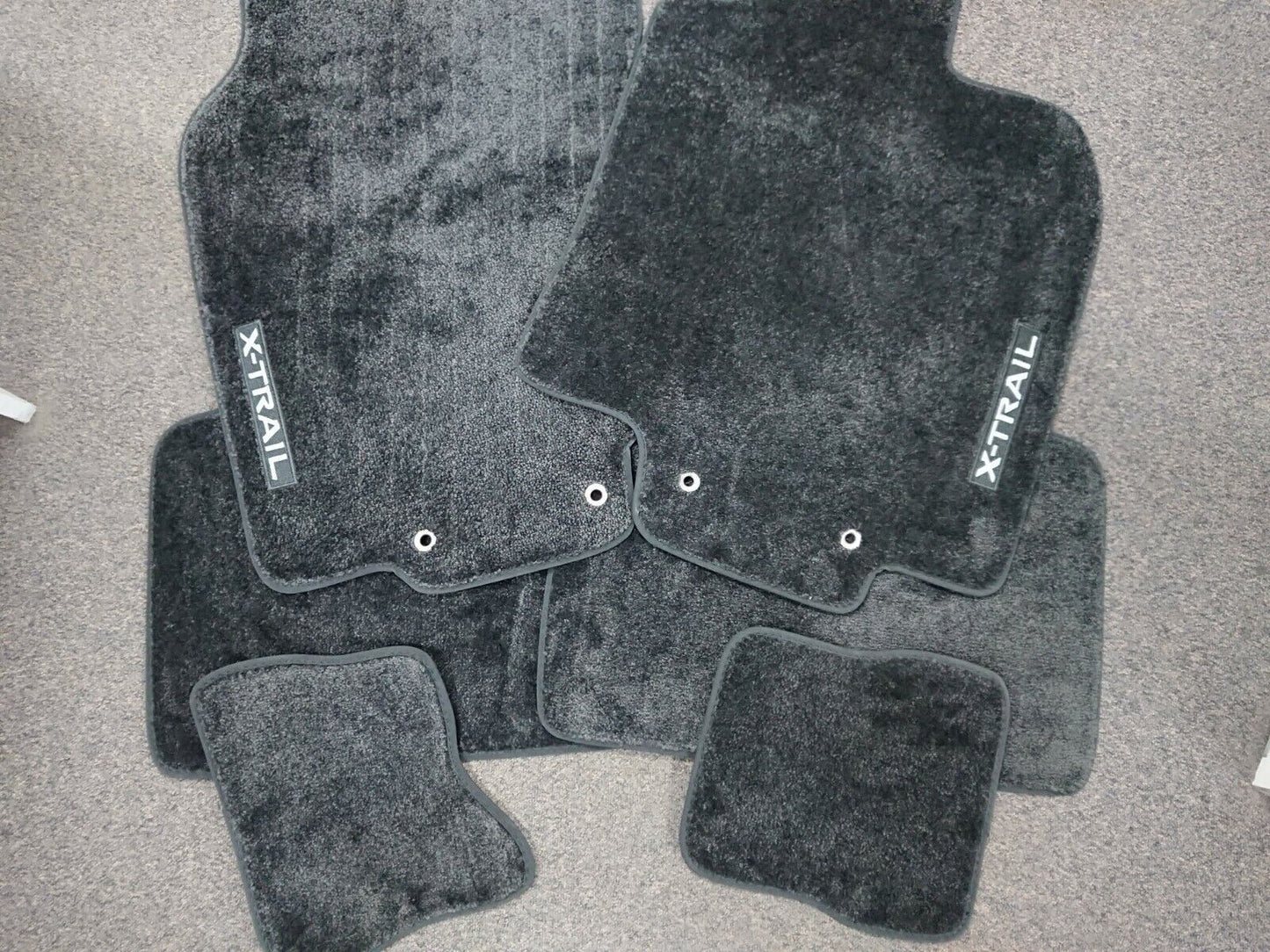 GENUINE FLOOR MAT CARPET SET FOR Nissan Xtrail T32 2014 - 2020
