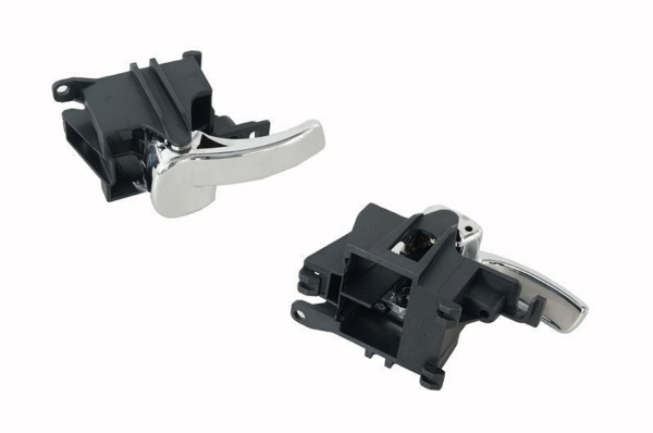 NEW RIGHT FRONT DOOR HANDLE FOR NISSAN NAVARA D40 SPAIN BUILD) VIN STARTS WITH V