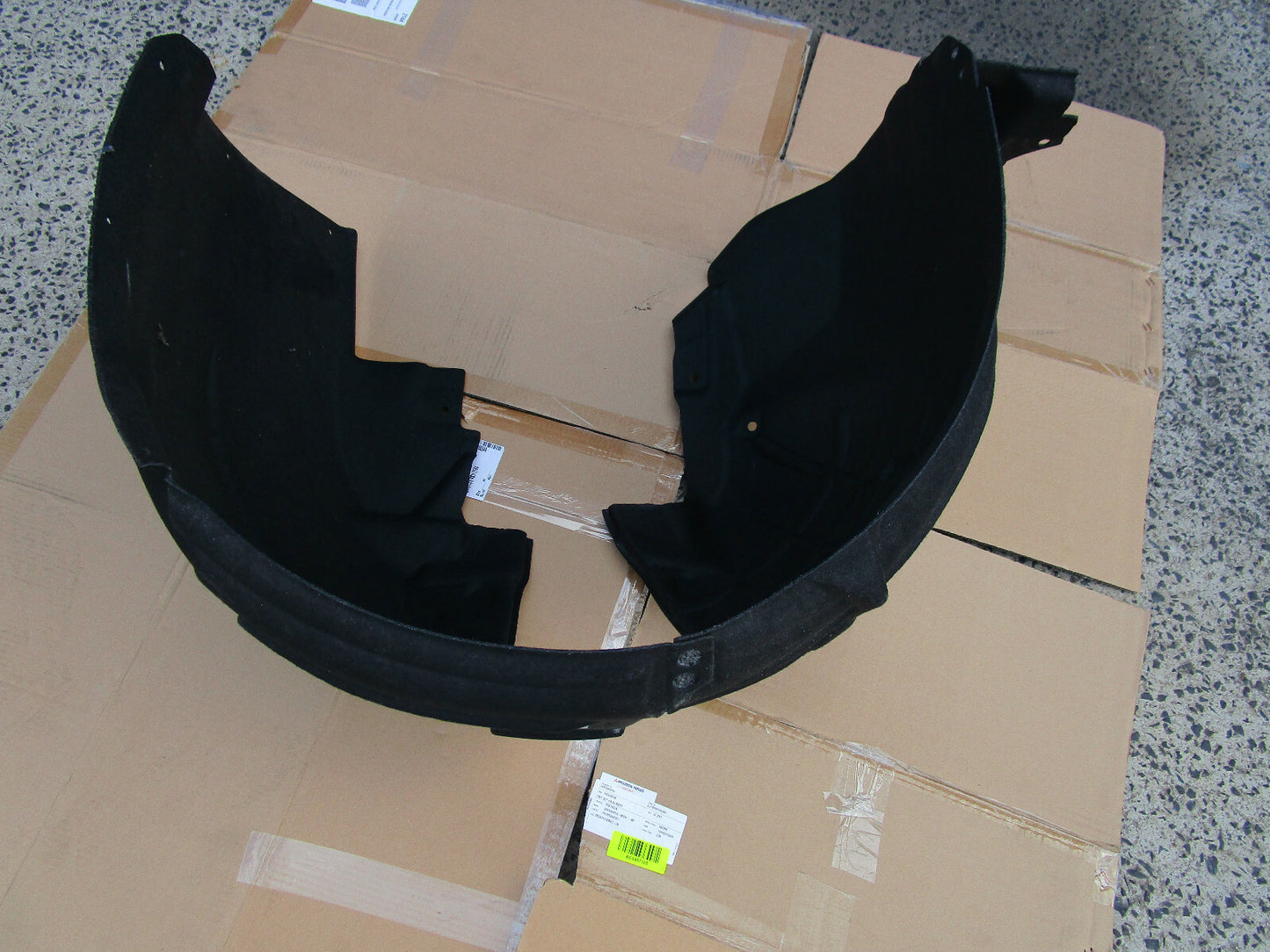 GENUINE DRIVER FRONT INNER GUARD LINER FOR HOLDEN VF SERIES-2 SS SSV SV8