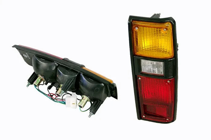 NEW RIGHT TAIL LIGHT FOR TOYOTA HILUX RN30/RN46 1979 ~ 10/1983 BOOT LIGHT