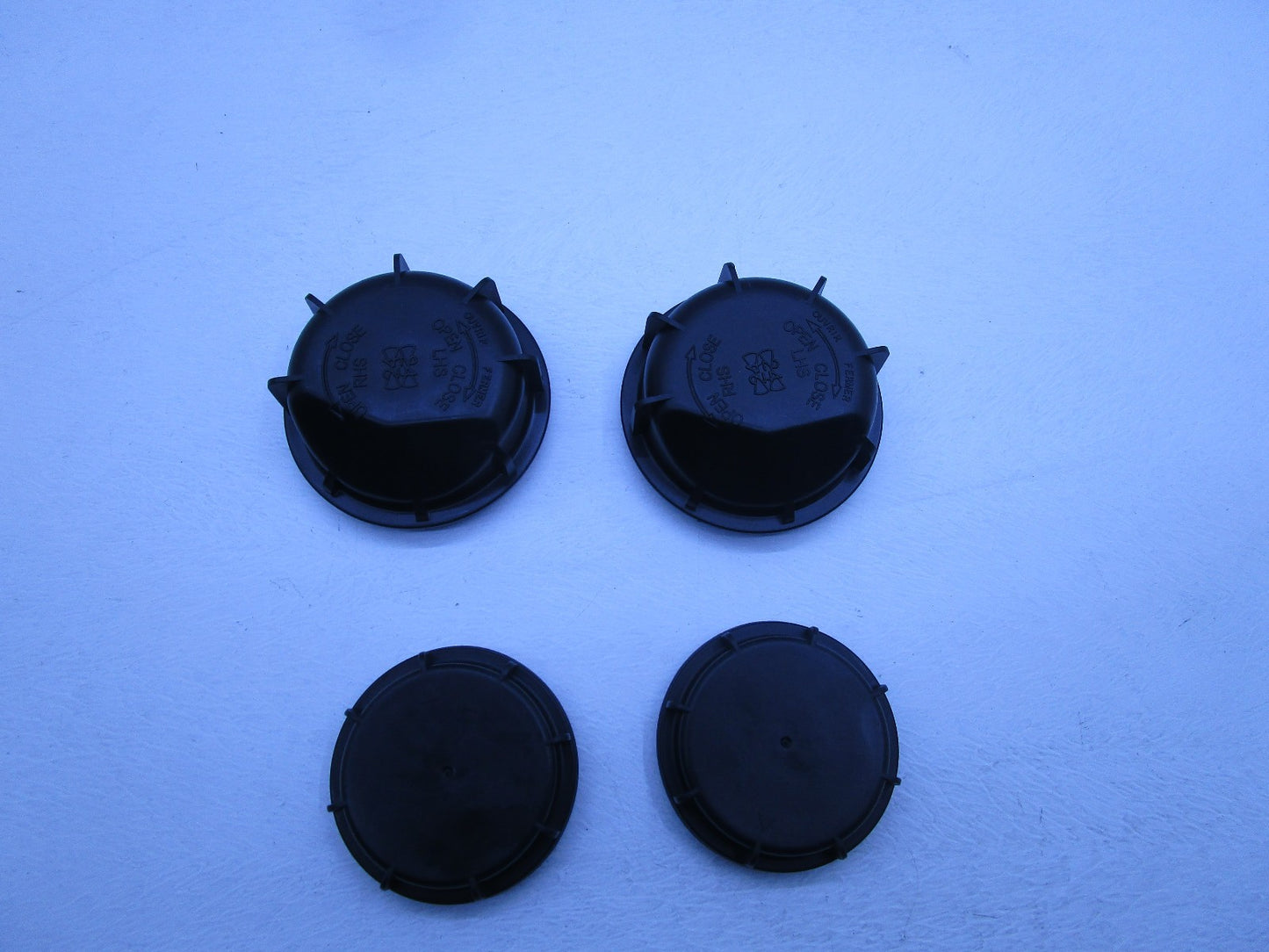 GENUINE HEADLIGHT CAP DUST COVER SET FOR HOLDEN COMMODORE VE CALAIS CALAIS-V