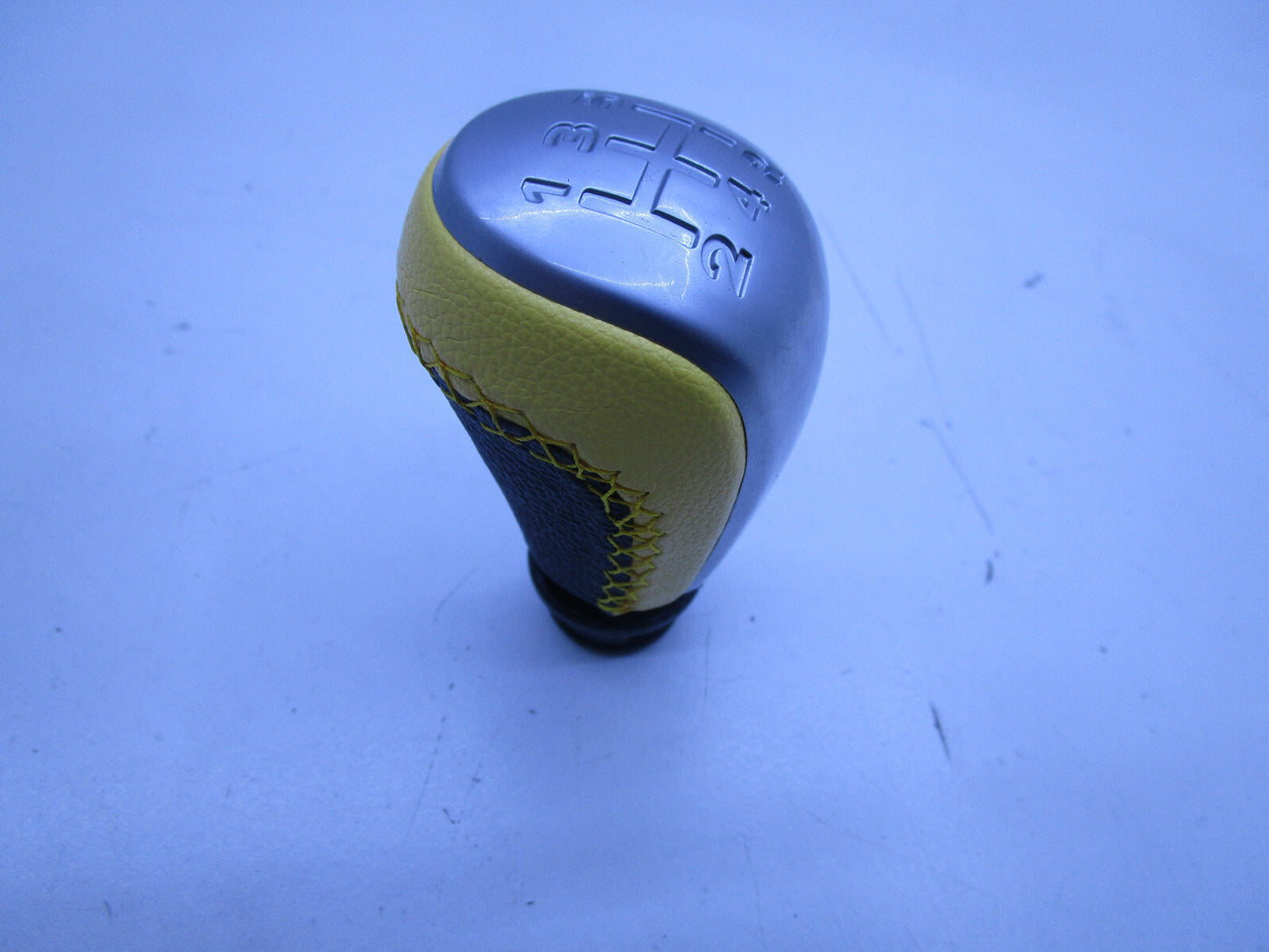 SILVER YELLOW Manual Gear Shift Knob FOR HOLDEN COMMODORE VT 5.0L V8 5-LITER VT