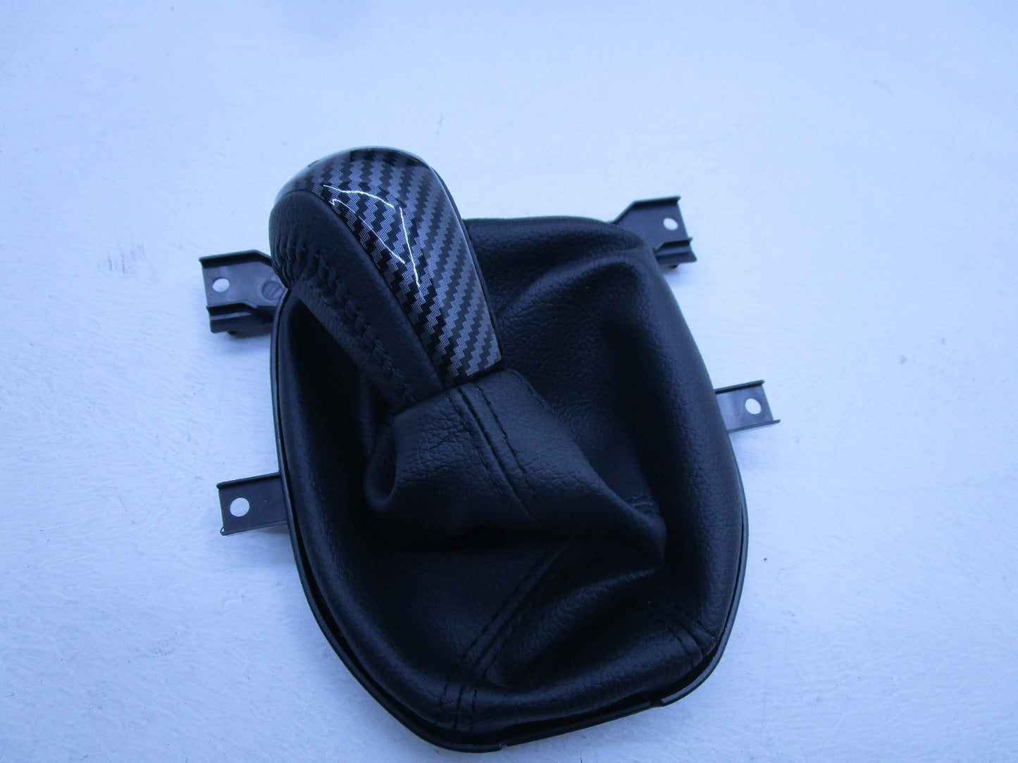 CARBON FIBER MANUAL GEAR KNOB WITH BOOT COVER FOR HOLDEN COMMODORE VE SS SSV SV8