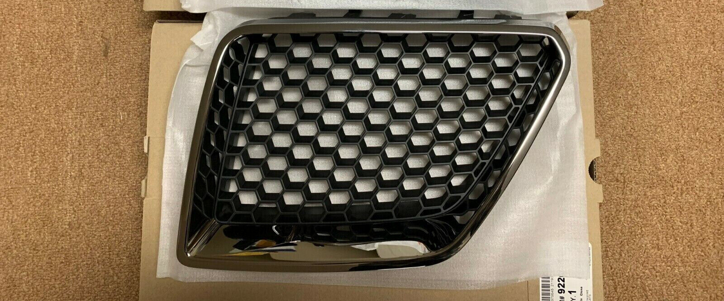 GENUINE FRONT UPPER GRILLE PASSENGER SIDE FOR HOLDEN VE G8 COMMODORE NEW FRONT