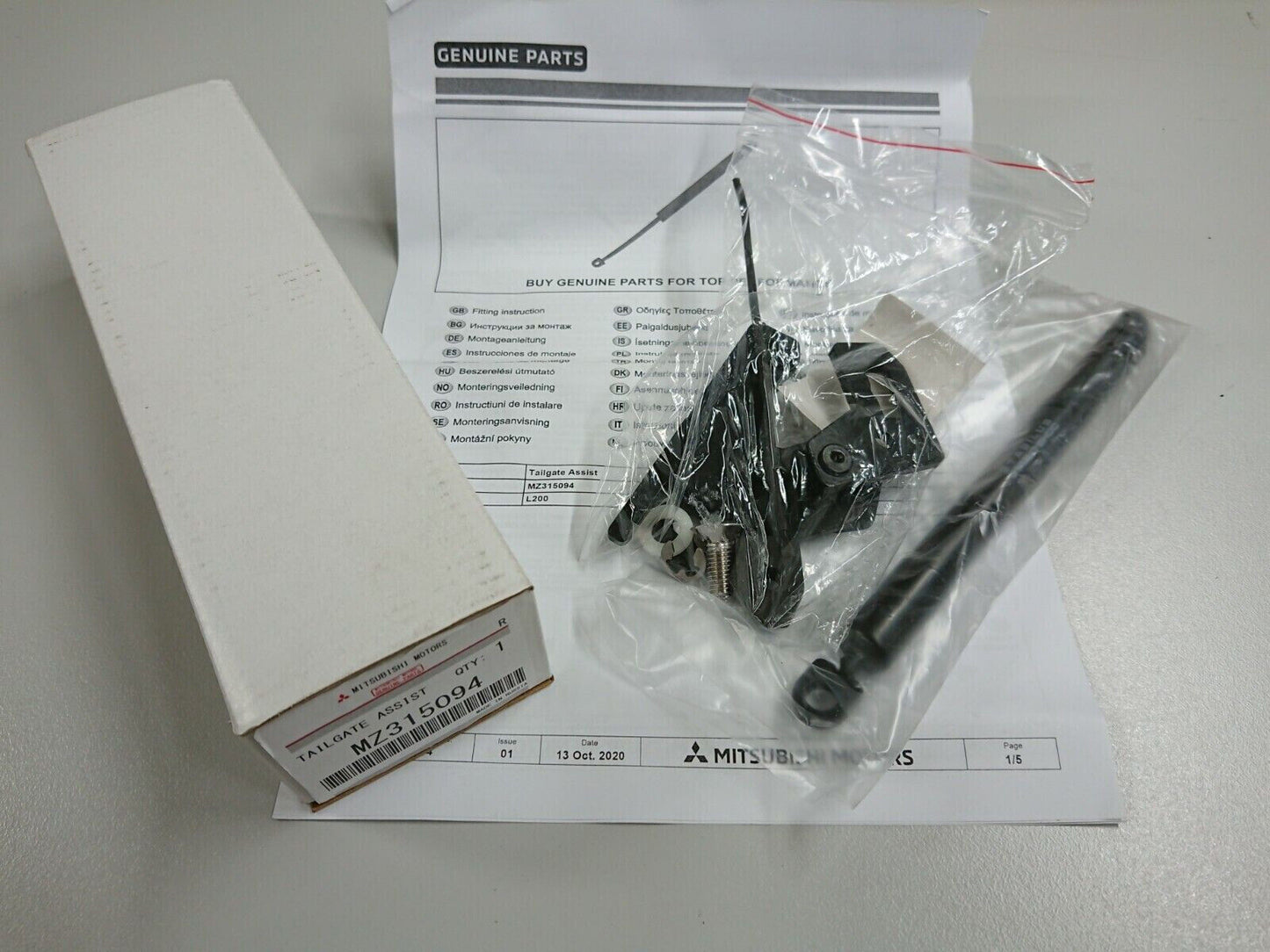 New Genuine Easy Up & Slow Down Tailgate Strut Kit FOR MQ-MR Triton 2015-2022