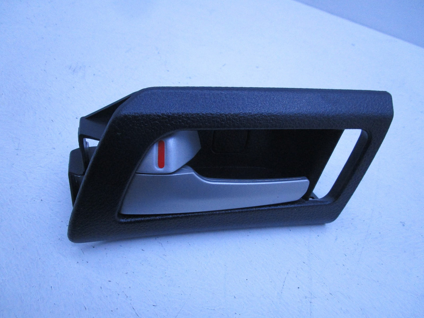 NEW LEFT PASSENGER REAR INNER DOOR HANDLE FOR HOLDEN COMMODORE VE SERIES-1 SS
