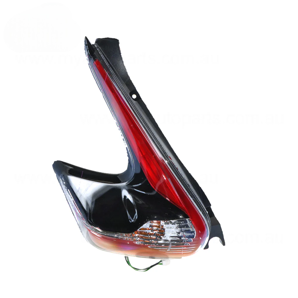 GENUINE TAIL LAMP PASSENGER SIDE FOR NISSAN JUKE 3/2015-