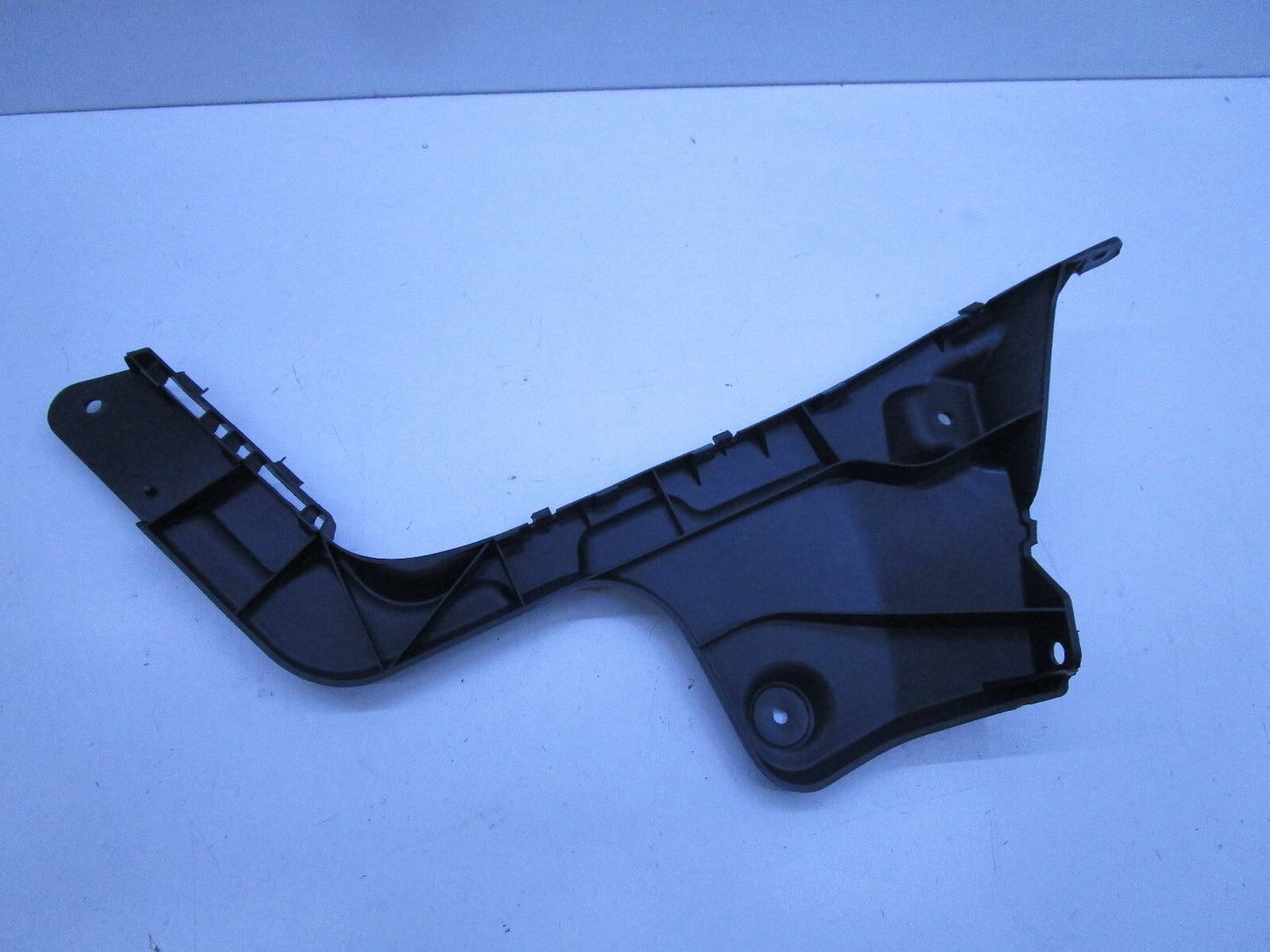 GENUINE REAR BAR RIGHT SIDE BRACKET FOR HOLDEN COMMODORE VE SEDAN *SIDE BRACKET*