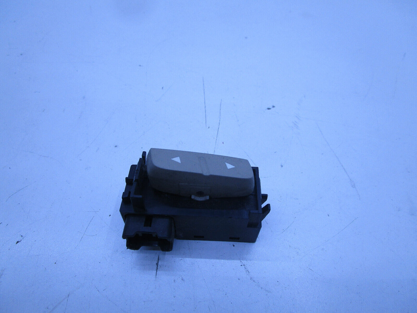 GENUINE PASSENGER REAR WINDOW SWITCH FOR HOLDEN WM STATESMAN CAPRICE SERIES 1