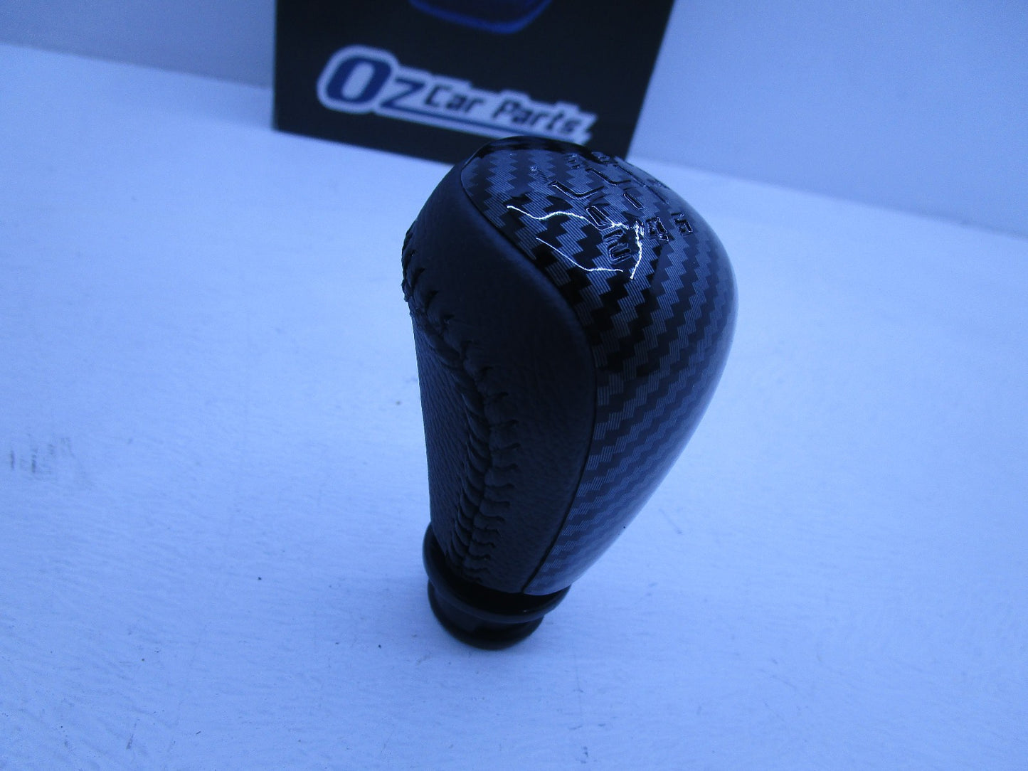 BLACK CARBON MANUAL GEAR KNOB FOR HOLDEN COMMODORE VE SS SV8 V8 HSV GTS