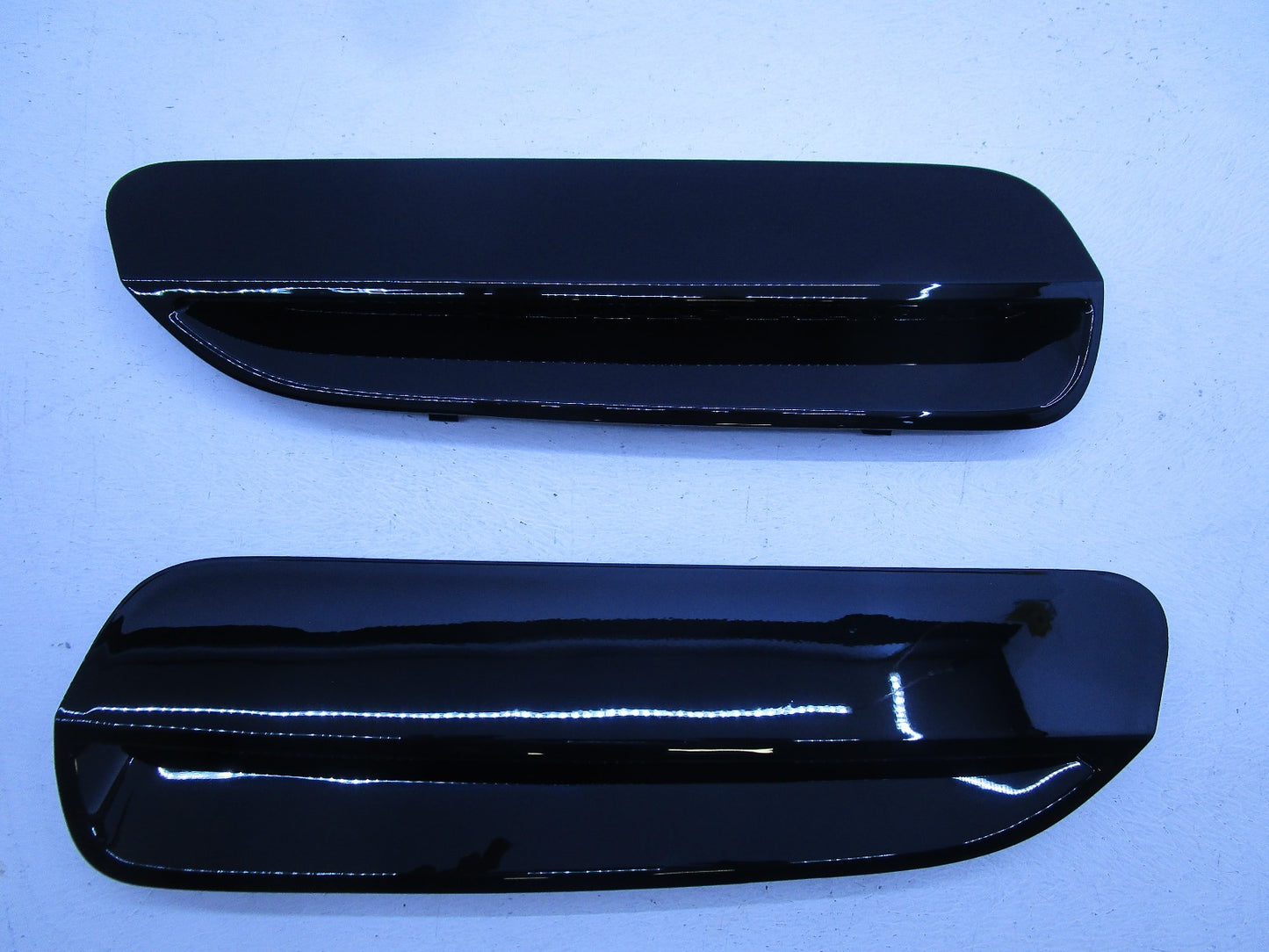 PAIR BONNET MOULD Holden HSV VE E2 E3 Clubsport GTS R8 Maloo Pontiac G8 X2 vent
