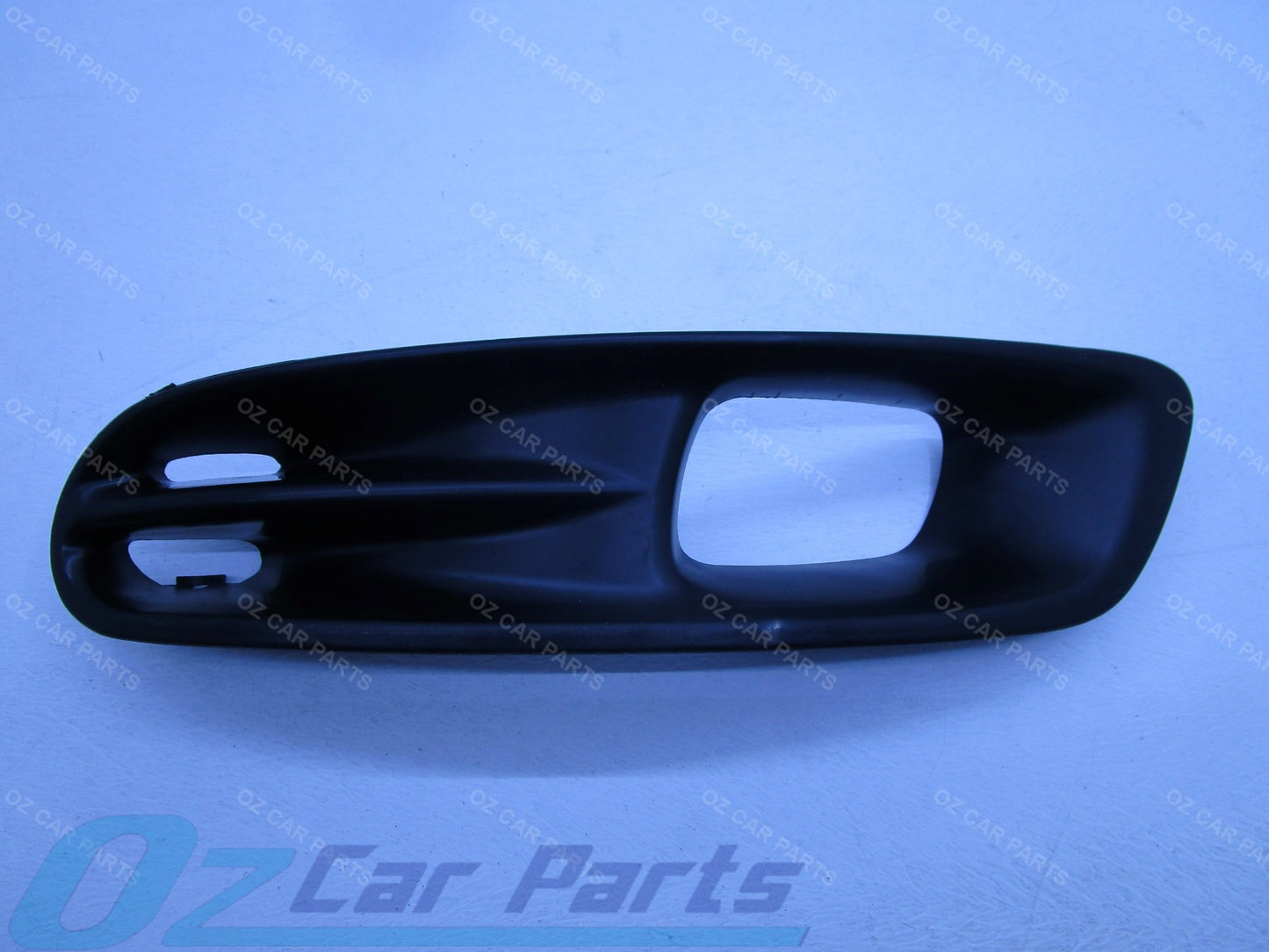NEW Genuine PASSENGER SIDE FOG LIGHT COVER BEZEL FOR HOLDEN COMMODORE VR VS SS