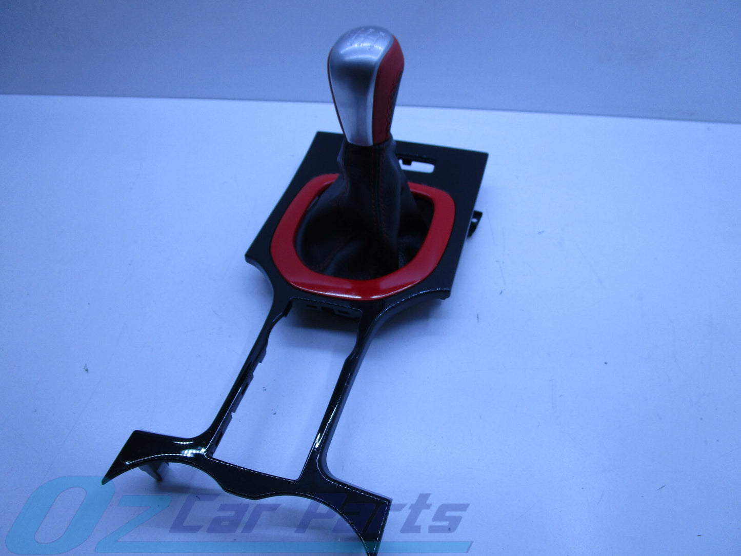 RED COMPLETE GEAR KNOB WITH TRIM SURROUND FOR HOLDEN COMMODORE VE V6 ALL