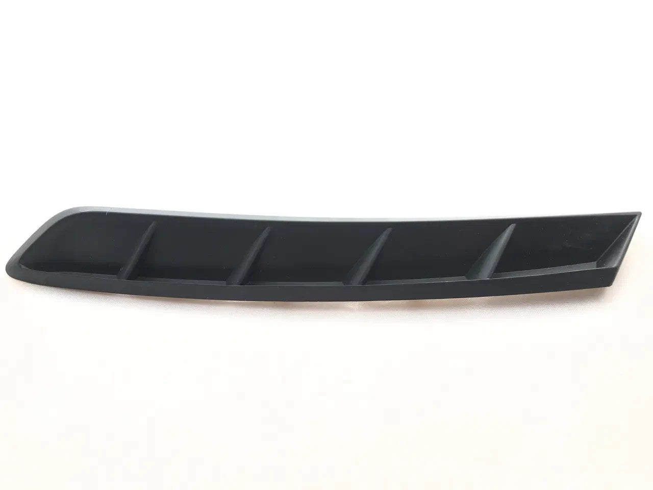 Genuine Rear BAR RIGHT SIDE BEZEL INSERT FOR Toyota Camry AXVH70R SX SL SEDAN
