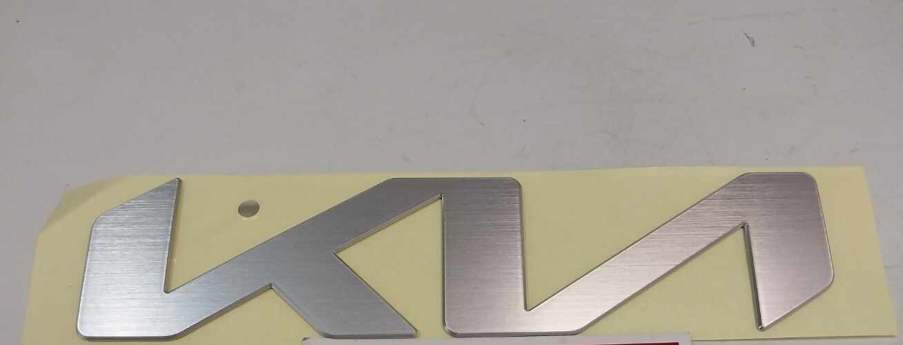 Genuine FRONT BONNET HOOD EMBLEM BADGE FOR KIA CARNIVAL KA4 09/2020 to 04/2023