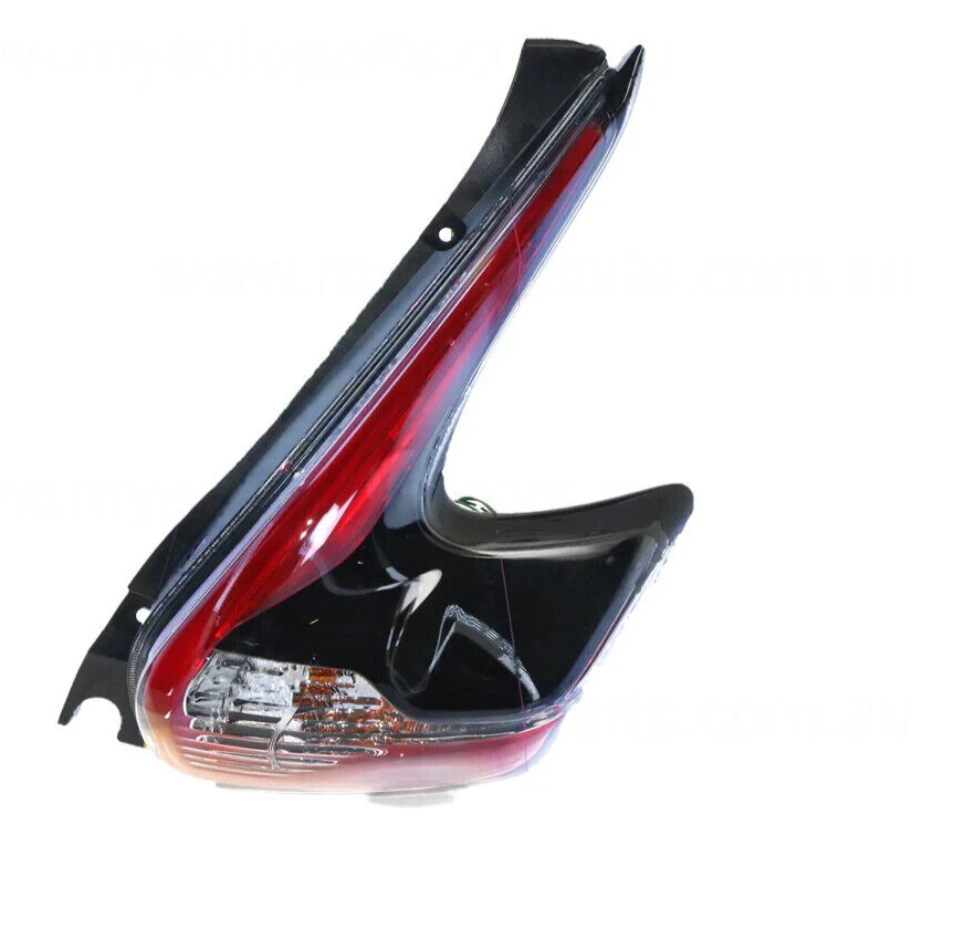 GENUINE TAIL LAMP DRIVER SIDE FOR NISSAN JUKE 3/2015-