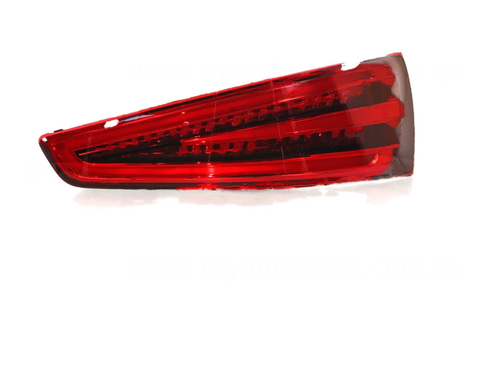 Genuine TAIL GATE LIGHT RIGHT SIDE FOR AUDI Q3 RS-Q3 3/2012-6/2015 WAGON LED