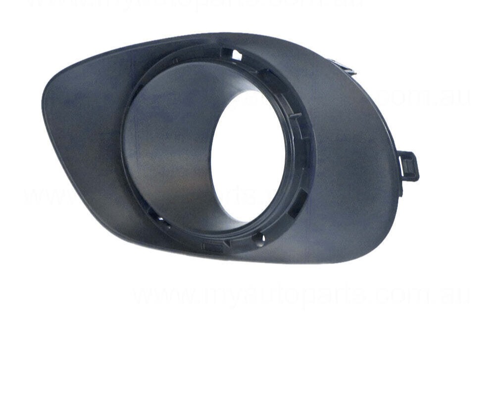 GENUINE LEFT FOG LIGHT COVER BEZEL FOR Mitsubishi Outlander ZJ 1/2014 to 1/2015