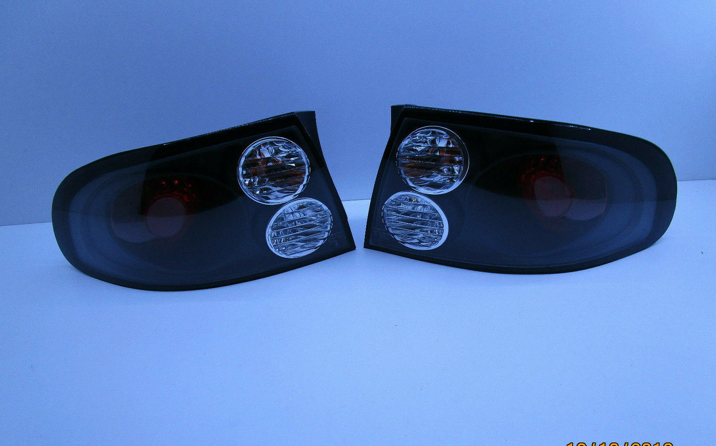 BLACK ALTEZZA TAIL LIGHTS PAIR NEW VT VX COMMODORE WITH GLOBES COMPLETE FULL KIT