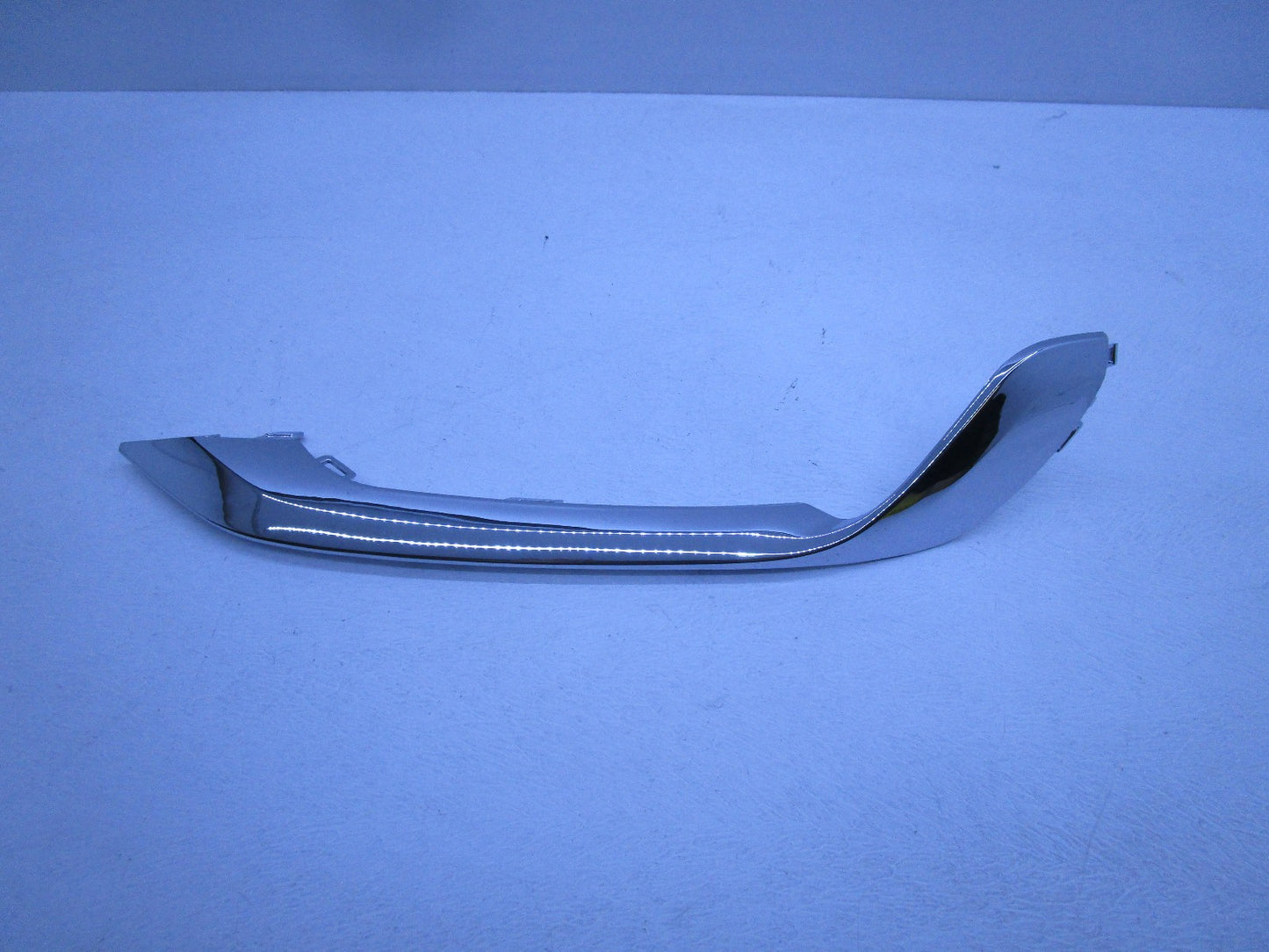 HOLDEN COMMODORE VF SS SSV SV6 SERIES-2 FOGLIGHT COVER SURROUND CHROME LEFT