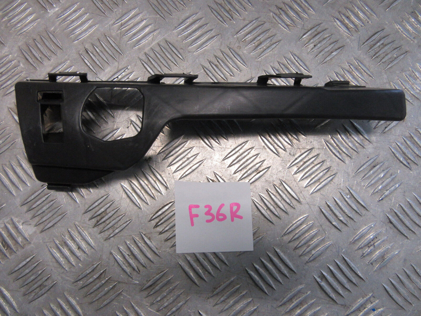 FITS FORD FOCUS MK II C-MAX FRONT BUMPER BRACKET RIGHT HAND