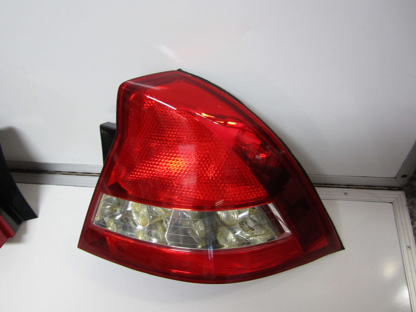 HOLDEN COMMODORE VY TAIL LIGHT BRAND NEW R/H