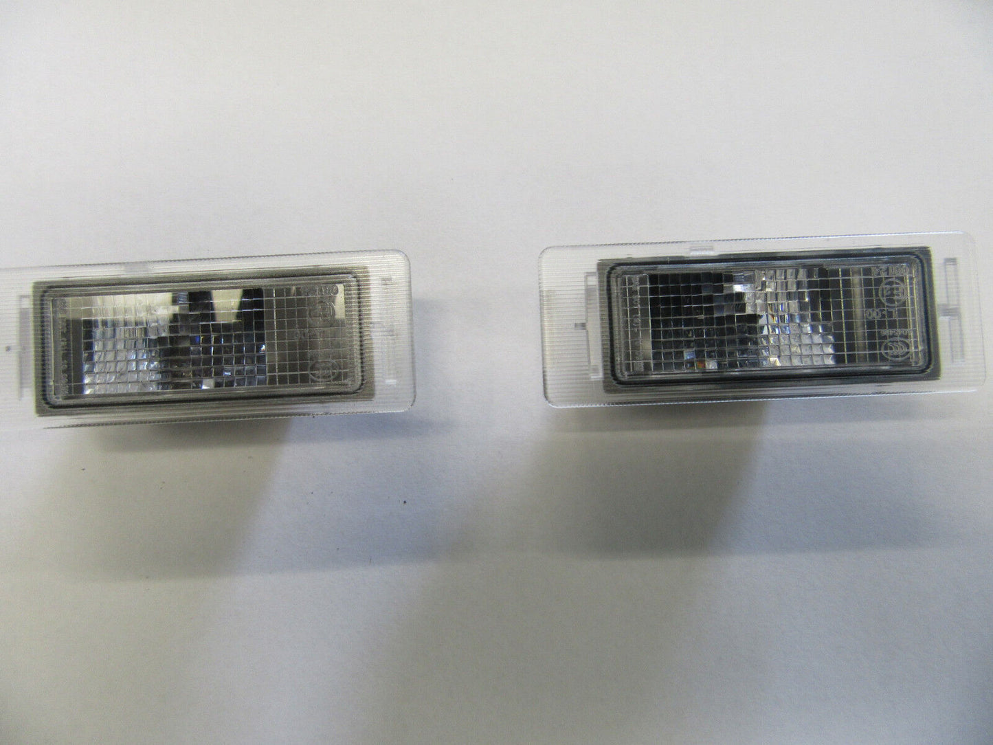 HOLDEN CRUZE LTZ 2011-2016 WAGON TAILGATE NUMBER PLATE LIGHT HOLDER X2 PAIR GM