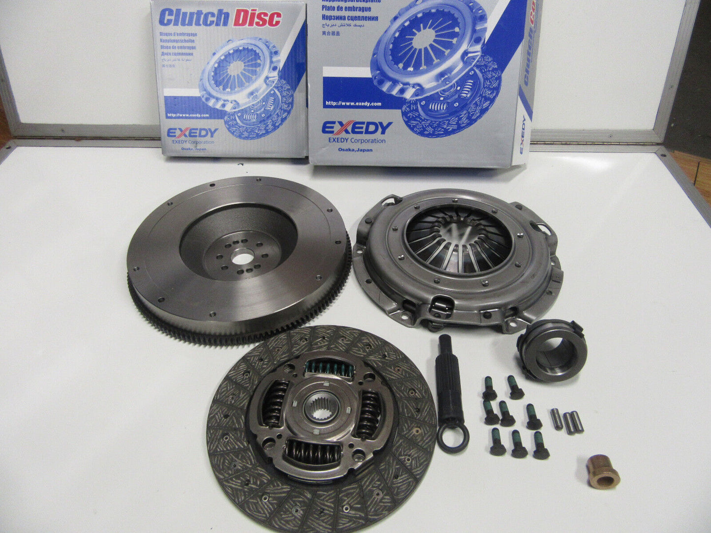 HOLDEN COMMODORE VS VT VX VU VY V6 GETRAG CLUTCH KIT WITH FLYWHEEL DUAL MASS DMF