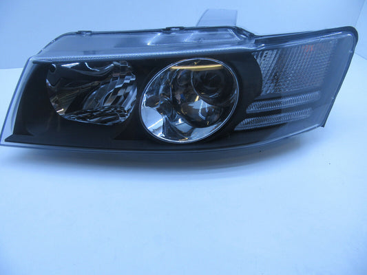 HOLDEN COMMODORE VZ SS HEADLIGHTS HEAD LAMPS VZ SS passenger SIDE SS VZ NEW