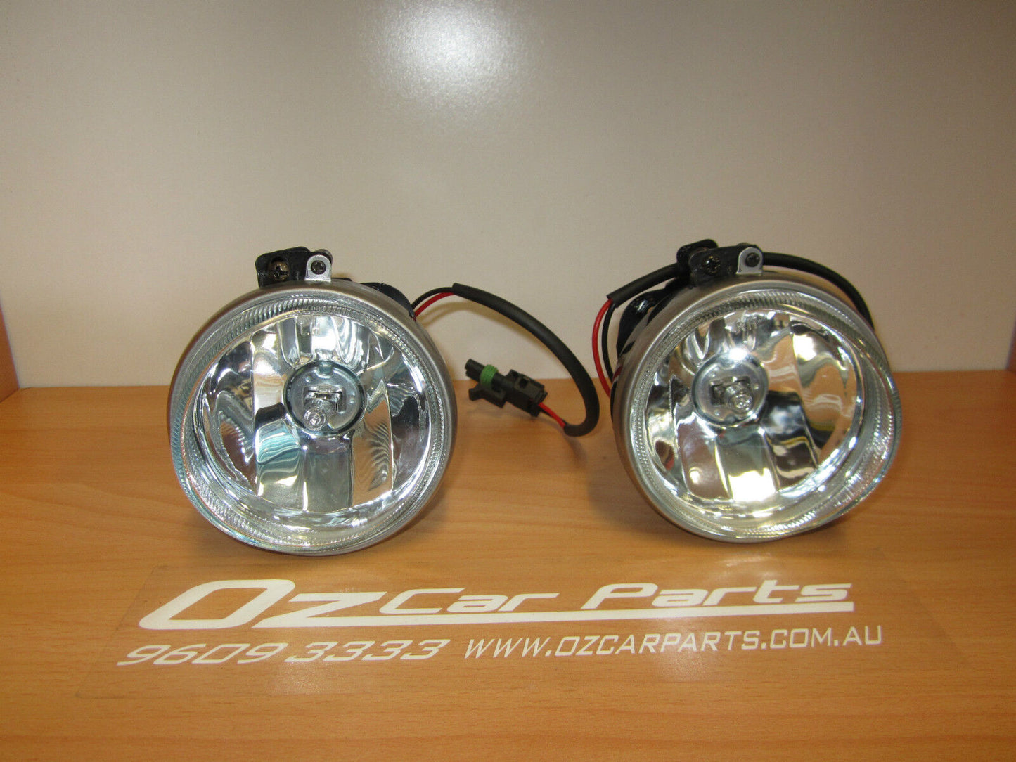 HOLDEN COMMODORE VZ SS FOG LIGHTS FOGLIGHTS FOG LAMPS LIGHTS pair new X2