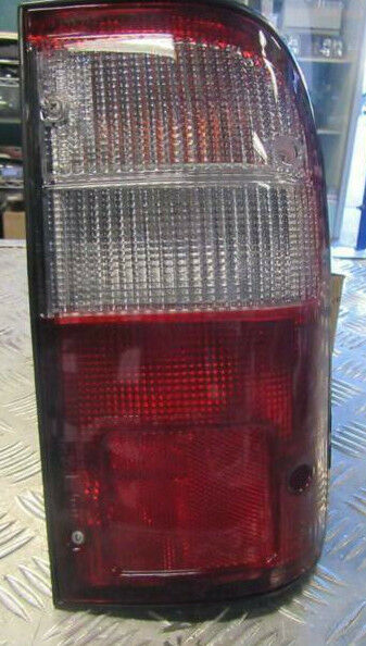 DRIVER SIDE TAIL LIGHT LAMP FOR TOYOTA HILUX 1997-2005 2WD 4WD UTE DUAL CAP NEW