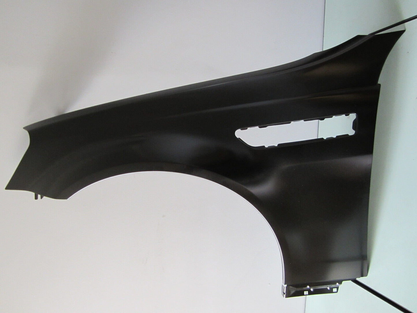 NEW LEFT FRONT GUARD FOR WM STATESMAN CAPRICE HOLDEN V6 V8