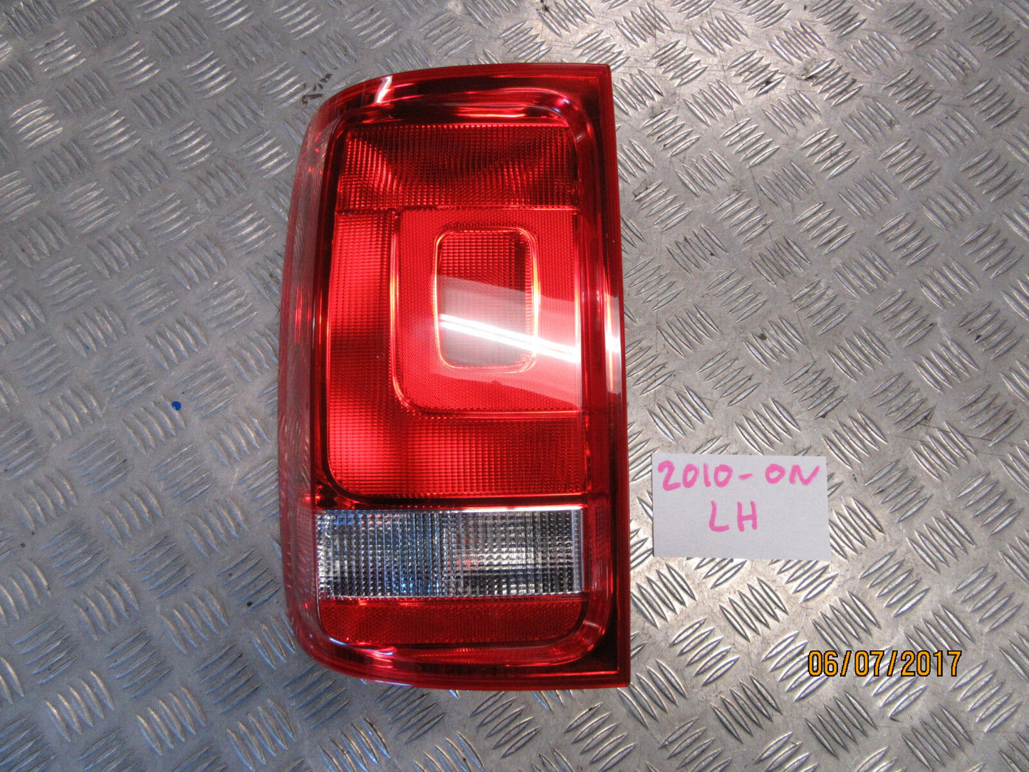 FOR VW VOLKSWAGEN AMAROK TAILLIGHT 01/2012-06/2014 PASSENGER SIDE LEFT REAR NEW