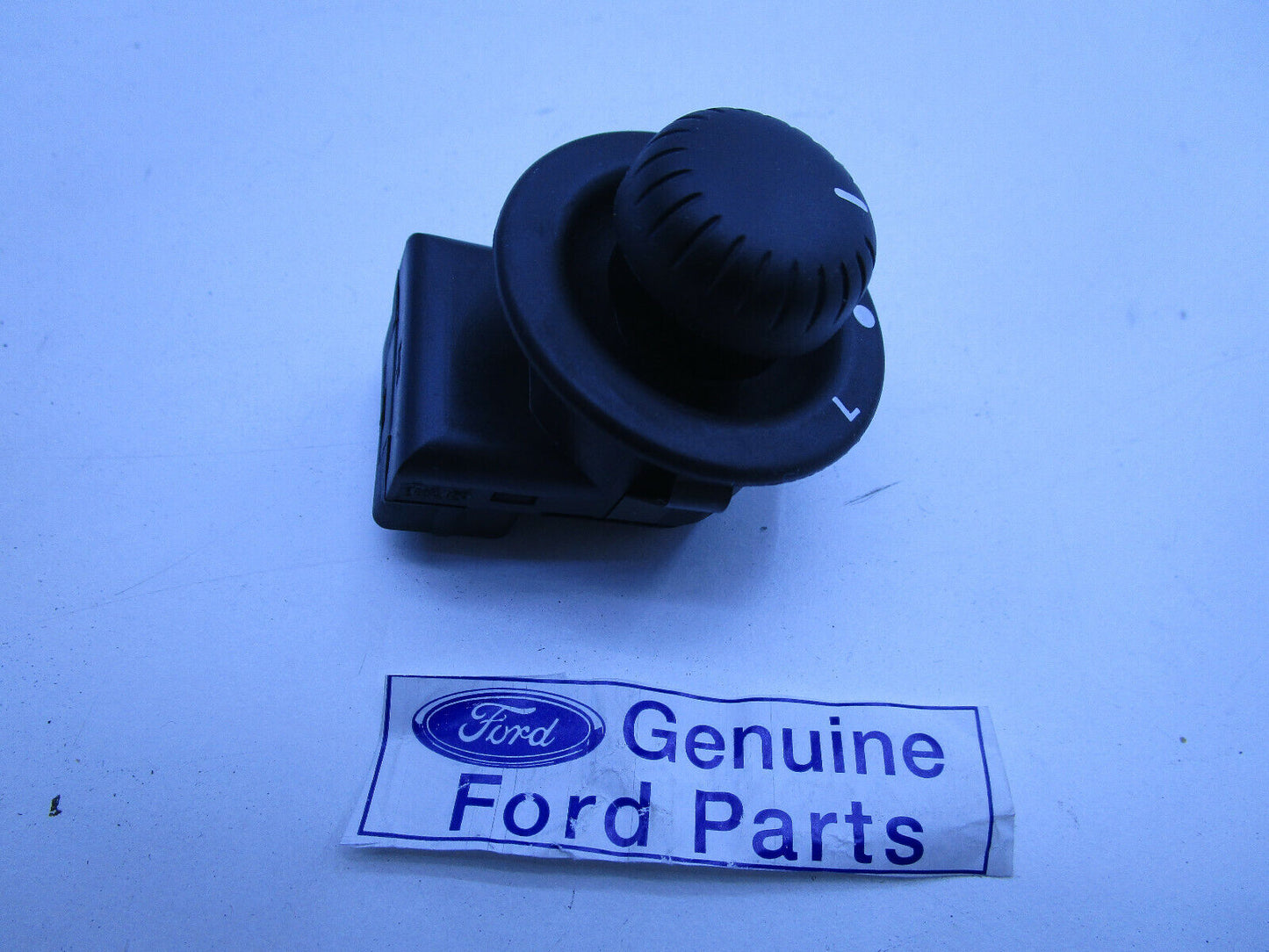 MIRROR SWITCH GENUINE FORD Territory SX SX SZ NEW GENUINE MIRROR SWITCH