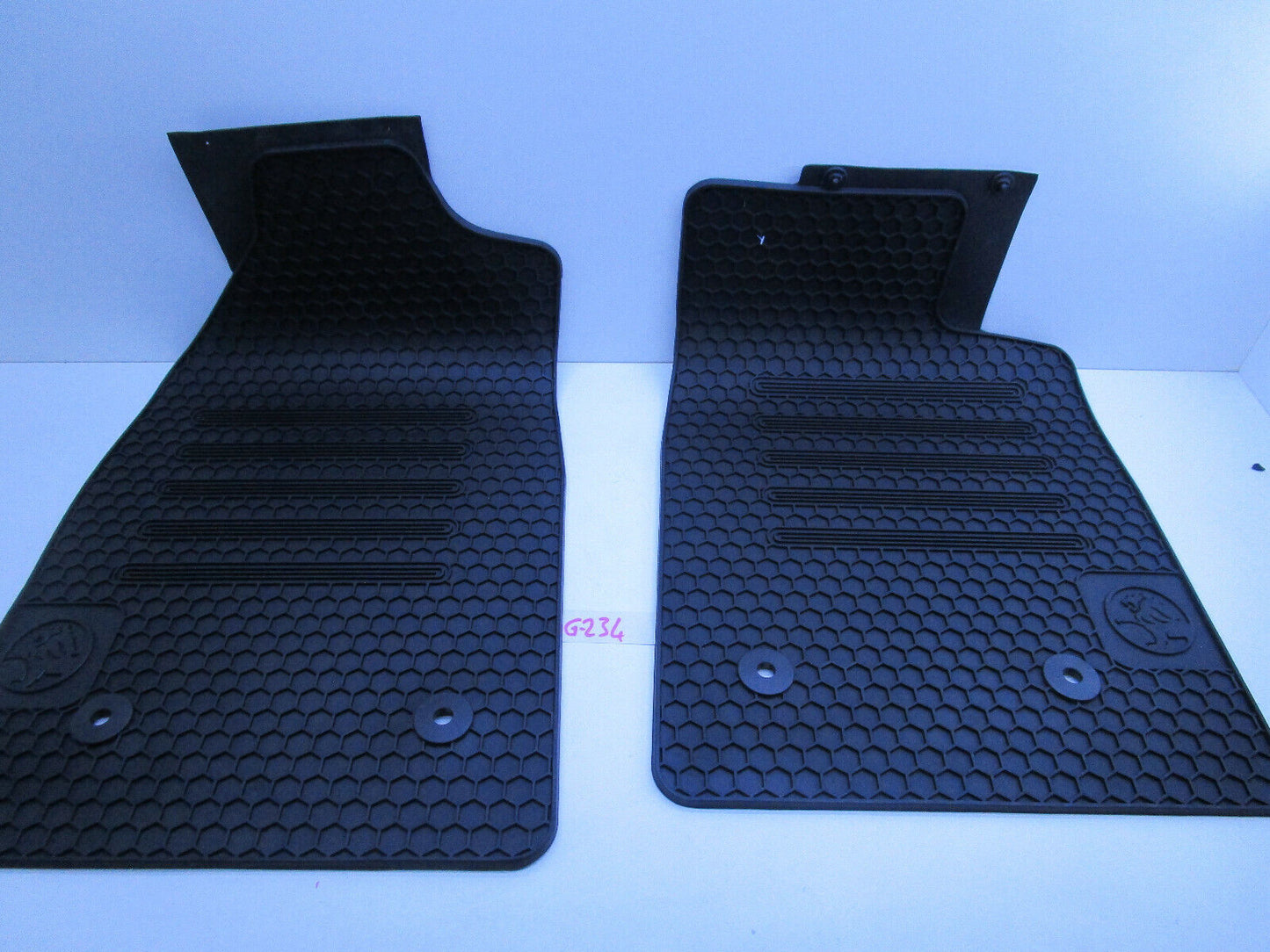 HOLDEN RG COLORADO RUBBER GENUINE NEW FRONT RUBBER Floor Mats SET OF 2