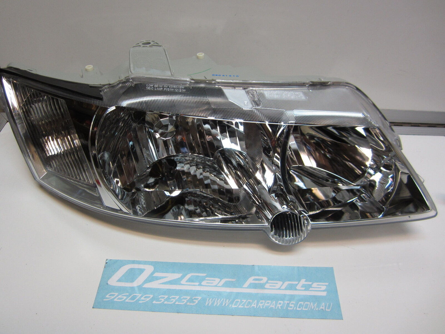 DRIVER SIDE FOR HOLDEN COMMODORE VY CLEAR BLINKER HEADLIGHT RIGHT HAND VY NEW