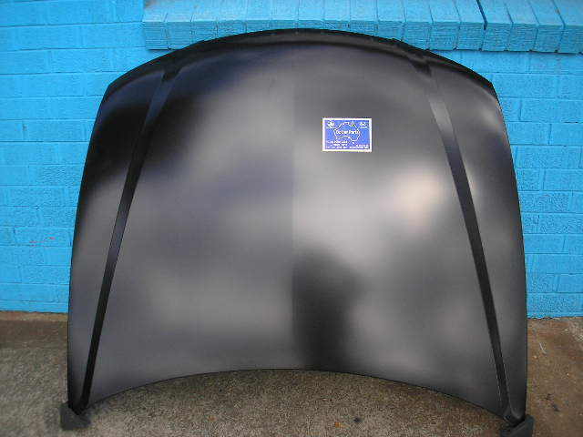 HOLDEN COMMODORE VY BONNET SS Executive Acclaim Berlina Equipe VY BONNET NEW