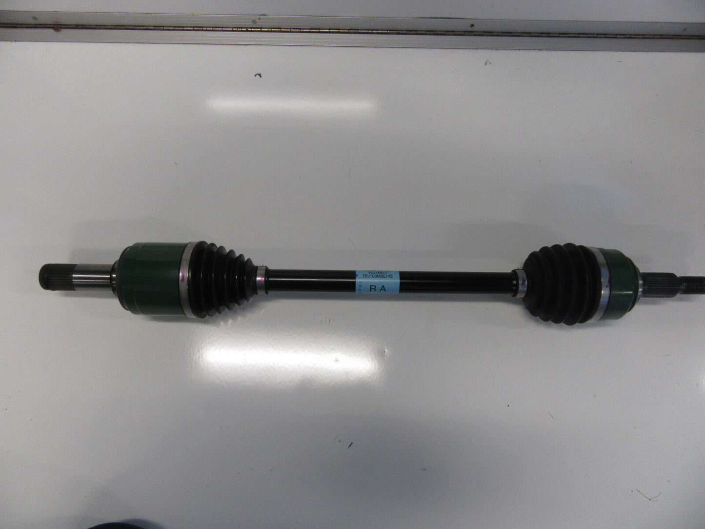GENUINE Rear Axle Drive CV Shaft VE V8 SEDAN MODELS DRIVER SIDE REAR RHR NEW