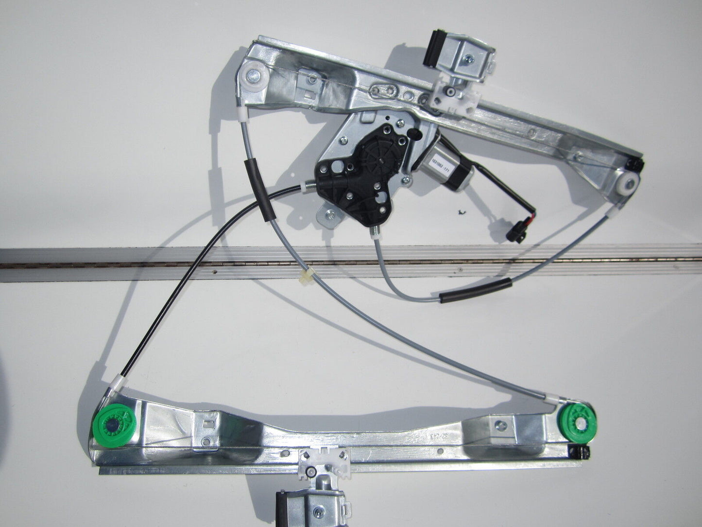 PASSENGER LEFT FRONT WINDOW REGULATOR & MOTOR FOR HOLDEN COMMODORE VE OMEGA