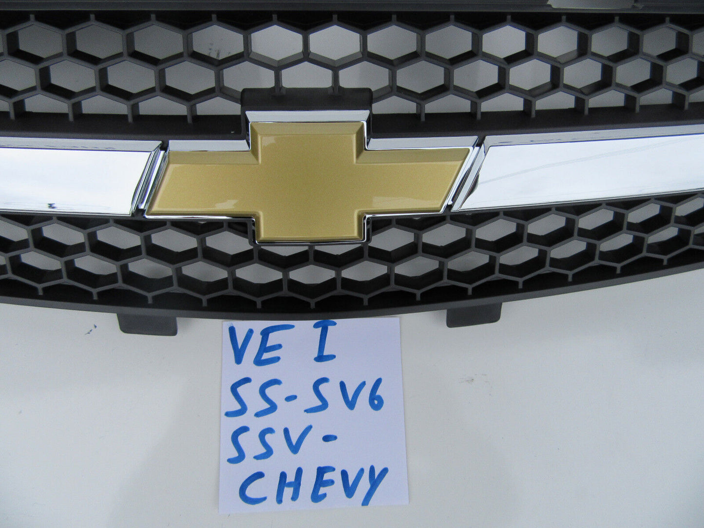 GENUINE CHEVY Chevrolet Grille sv6 holden commodore ve series 1 sedan wagon ute