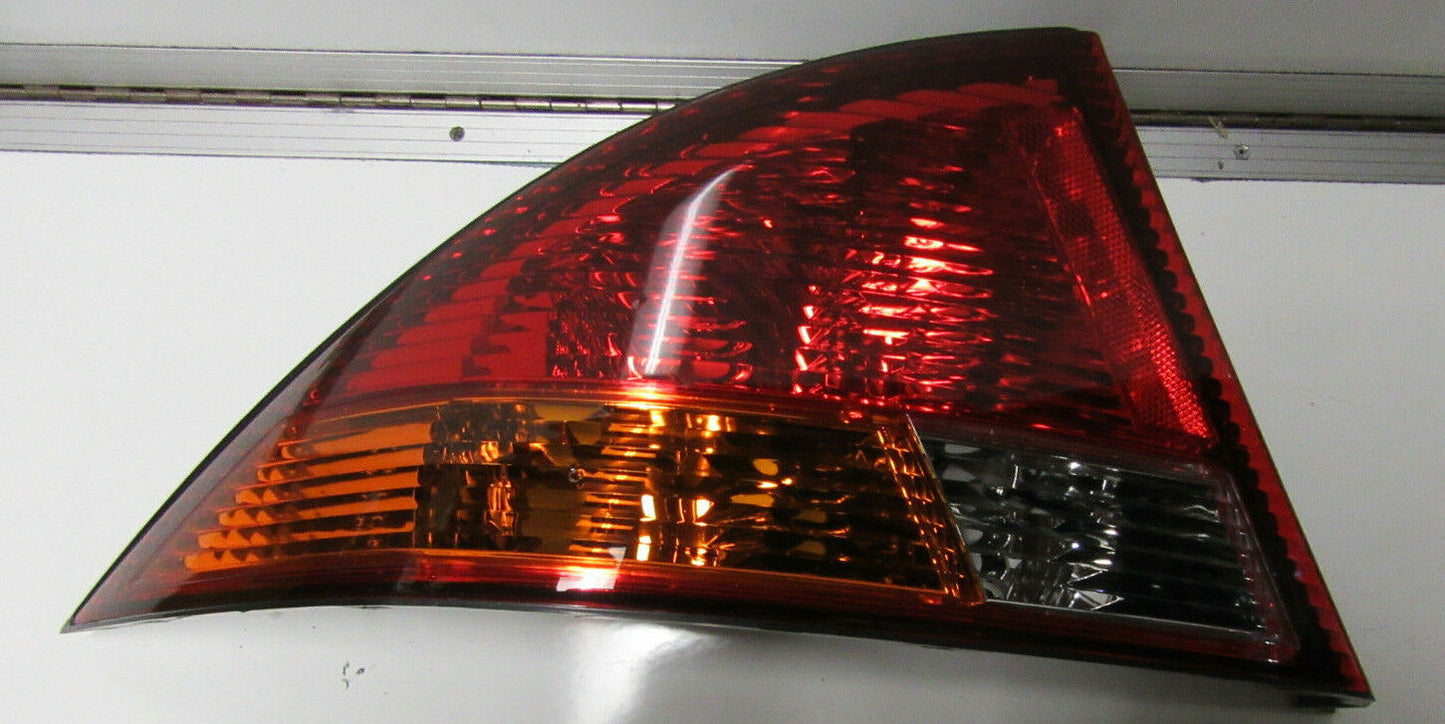 FITS FORD FALCON AU SERIES 1 FUTURA SEDAN XR6 XR8 TAIL LIGHT LEFT PASSENGER LAMP