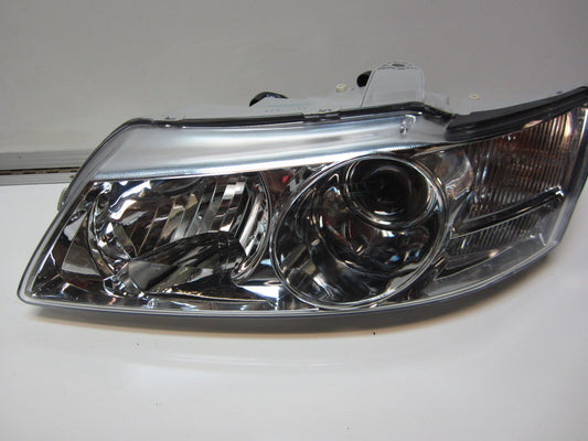 HOLDEN COMMODORE VY BERLINA HEADLIGHT LH PASSENGER SIDE PROJECTOR NEW