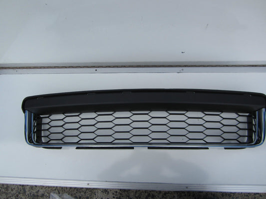 HOLDEN COMMODORE VE series 2 SS FRONT lower GRILLE complete GENUINE brand new