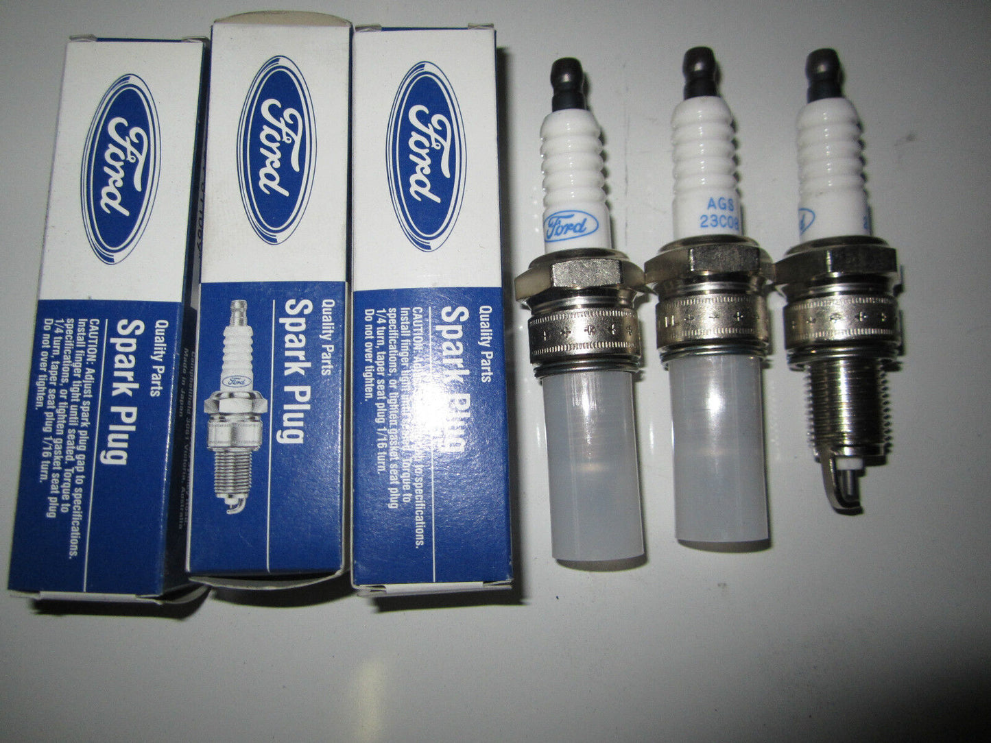 FITS FOR FORD FALCON AU LPG SPARK PLUG 6 CYCLINDER GENUINE FORD