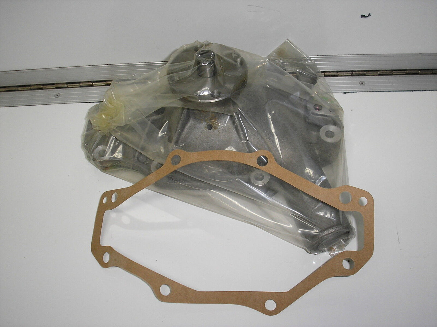 HOLDEN COMMODORE VB VC WATER PUMP BRAND NEW