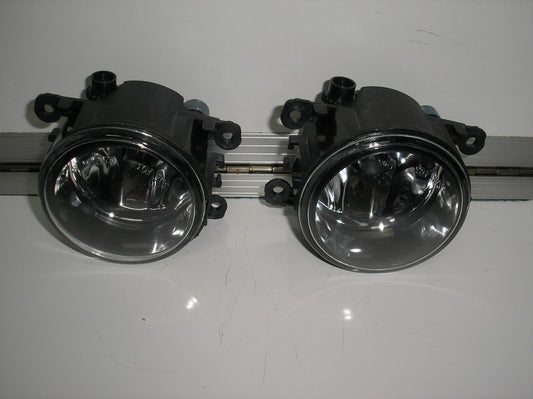 HOLDEN COMMODORE VE WM SS BERLINA CALAIS STATESMAN FOGLIGHTS pair brand new